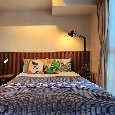 8U Pristine & Cozy Stay At Uptown Mall Bgc Across Mitsukoshi With Free Parking And Balcony