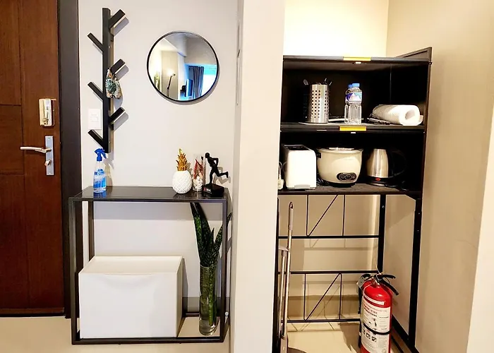 Free Parking 8 Uptown Parksuites Near 2 Major Malls And Restaurants Bgc With Balcony Apartamento Manila