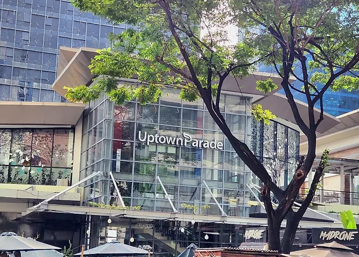 Free Parking 8 Uptown Parksuites Near 2 Major Malls And Restaurants Bgc With Balcony アパート マニラ市