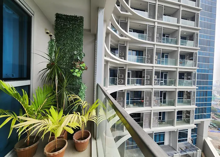 Apartamento Free Parking 8 Uptown Parksuites Near 2 Major Malls And Restaurants Bgc With Balcony Manila