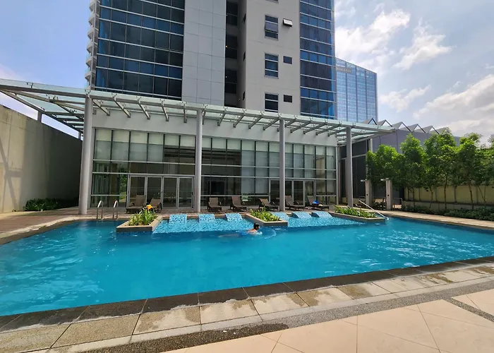 Free Parking 8 Uptown Parksuites Near 2 Major Malls And Restaurants Bgc With Balcony * Manila