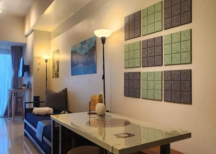 Free Parking 8 Uptown Parksuites Near 2 Major Malls And Restaurants Bgc With Balcony Manila