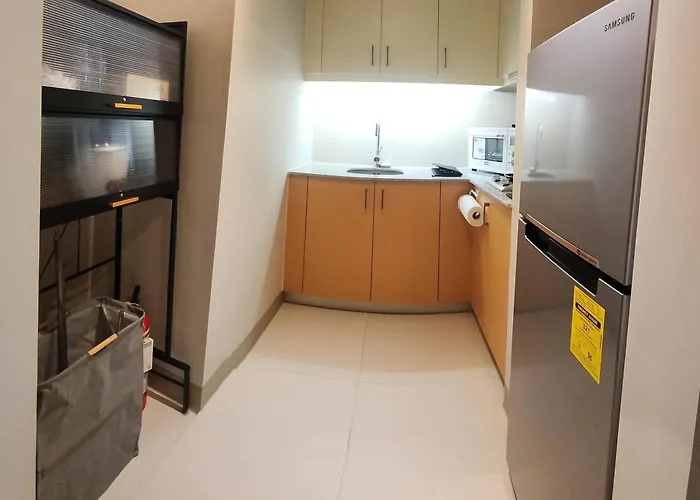 Free Parking 8 Uptown Parksuites Near 2 Major Malls And Restaurants Bgc With Balcony Apartamento Manila